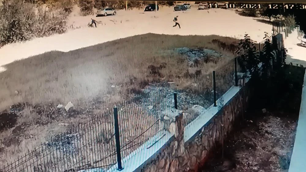 Eşinden boşanmak istemeyen cani koca dehşet saçtı